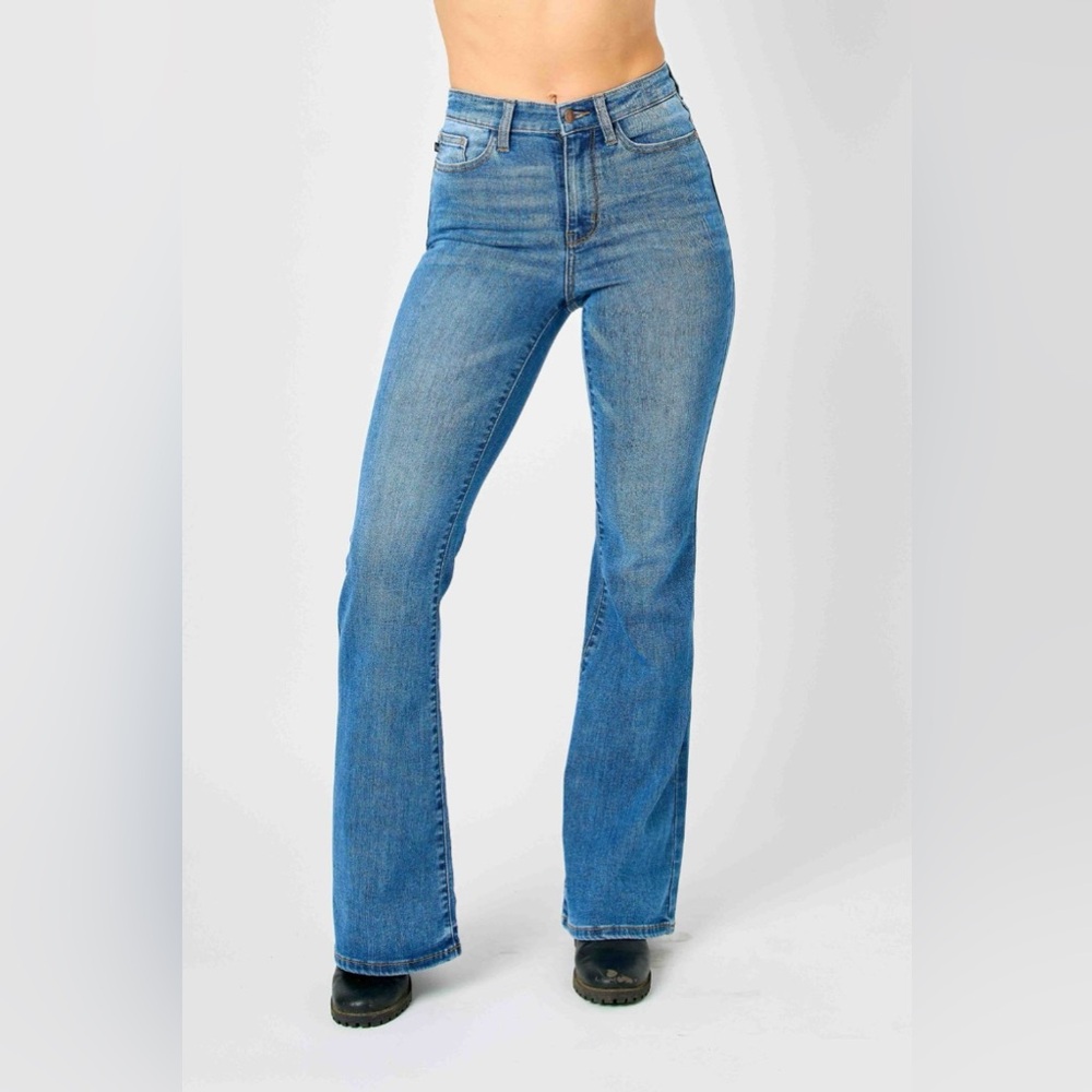 Judy Blue Full Size High-Waisted Classic Flare Jeans Plus Size - Picture 2 of 10